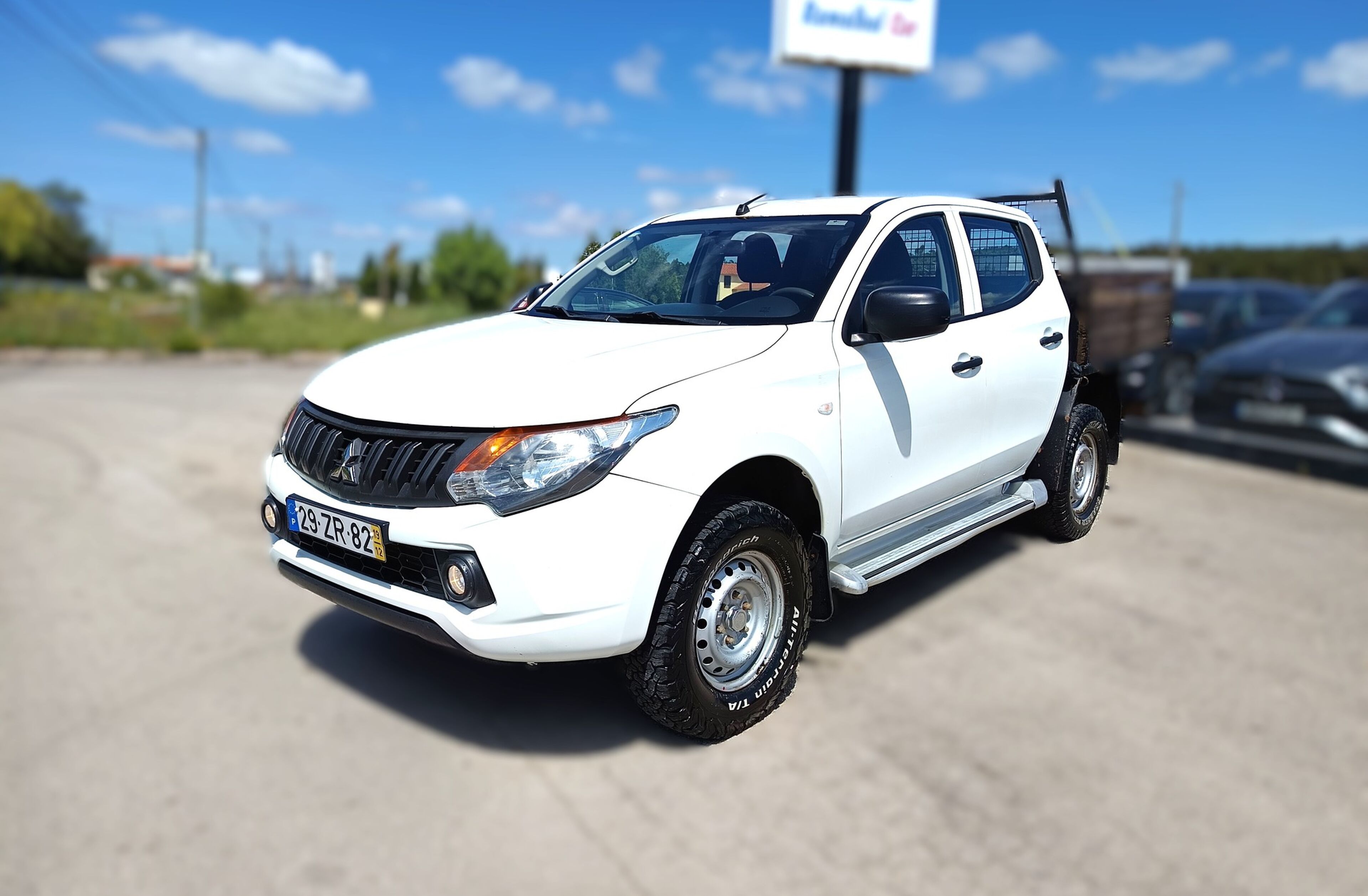 MITSUBISHI L 200 2.4 DI-D Club Intense Strakar 4WD