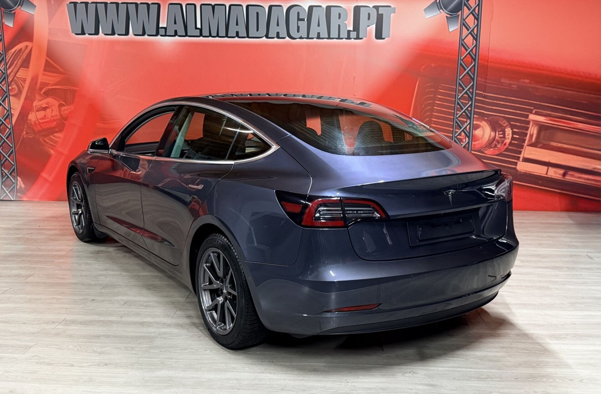 TESLA Model 3 Standard Range Plus RWD