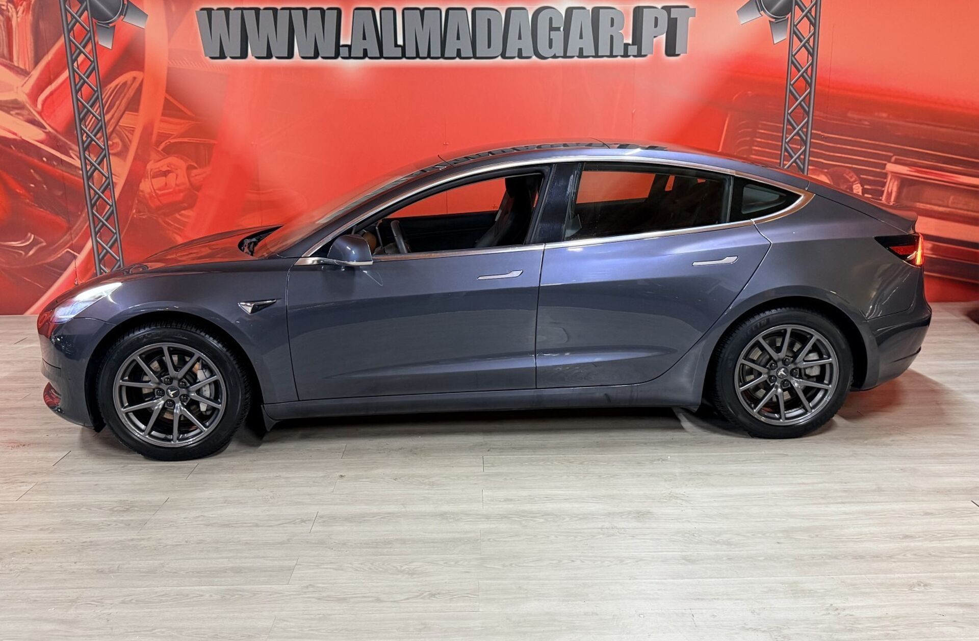 TESLA Model 3 Standard Range Plus RWD