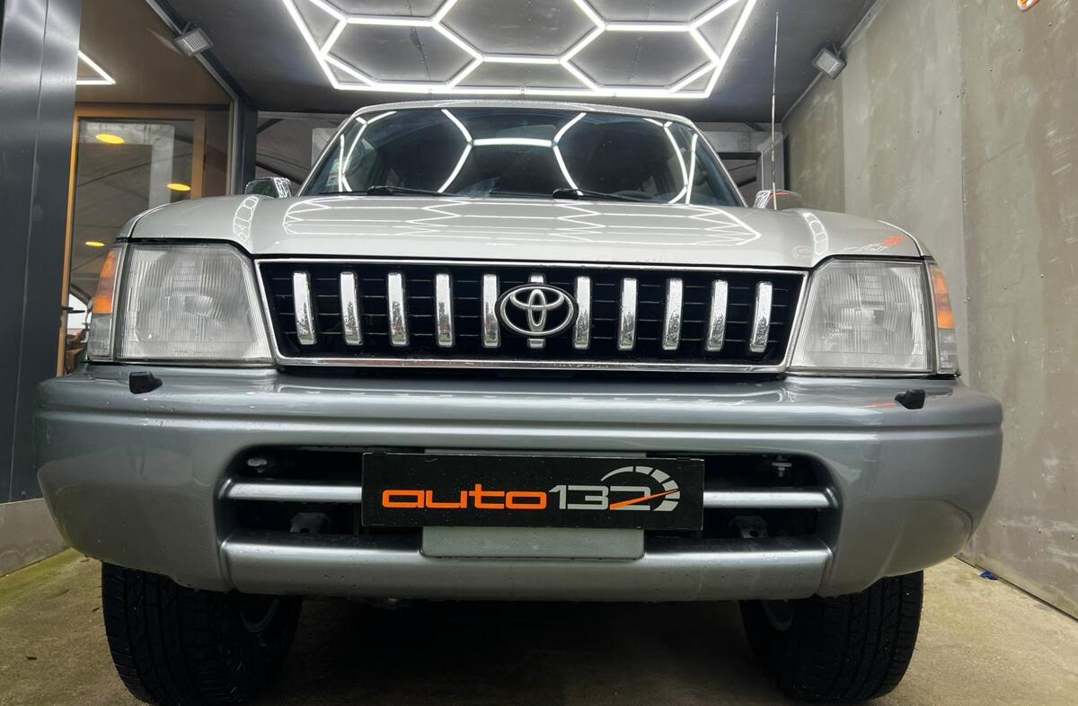 TOYOTA Land Cruiser 3.0 TD Pack 2