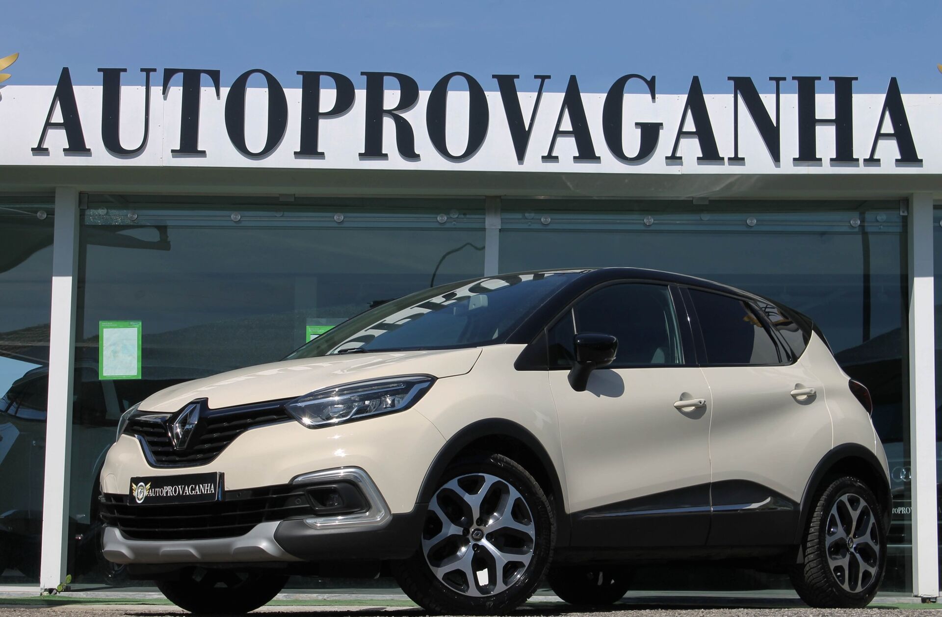 RENAULT Captur 0.9 TCe Exclusive