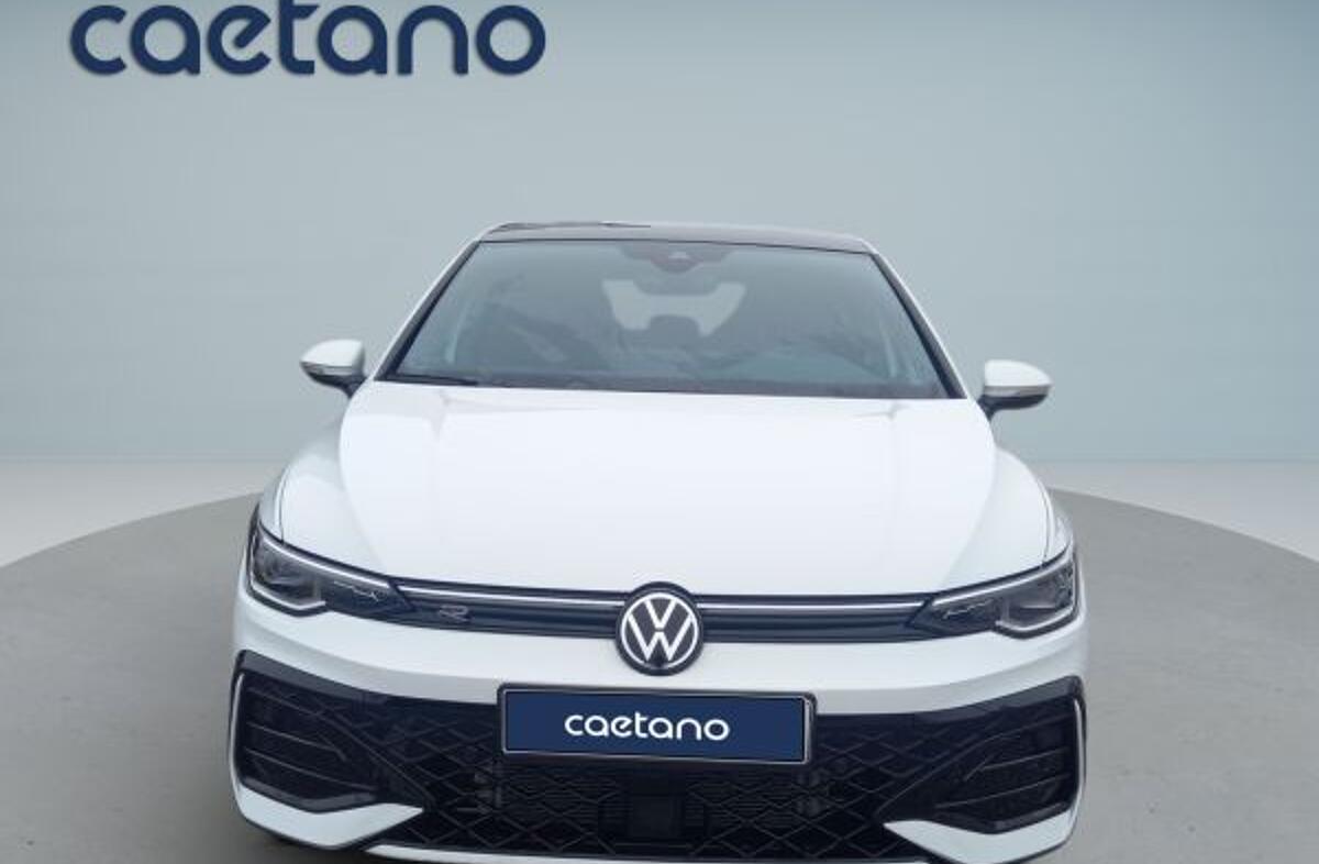 VOLKSWAGEN Golf 1.5 eTSI R-Line DSG