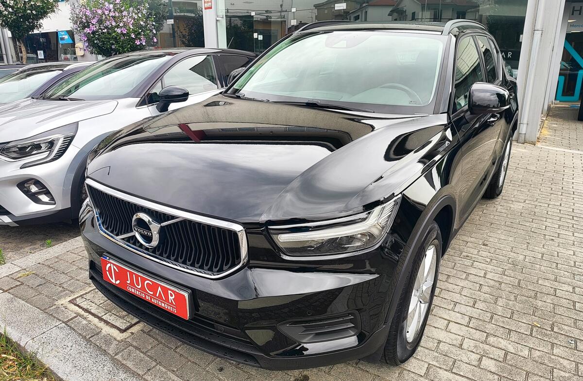 VOLVO XC40 2.0 D3 Momentum Core