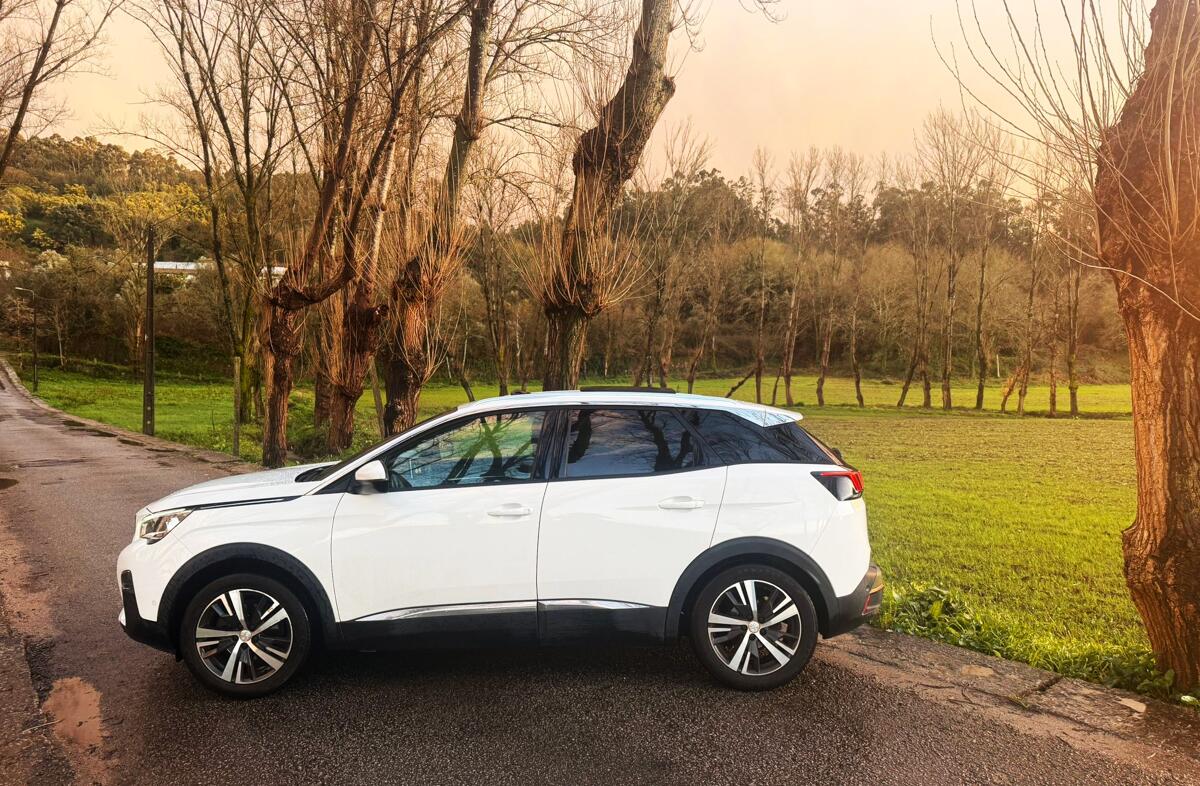 PEUGEOT 3008 1.2 PureTech Allure EAT6