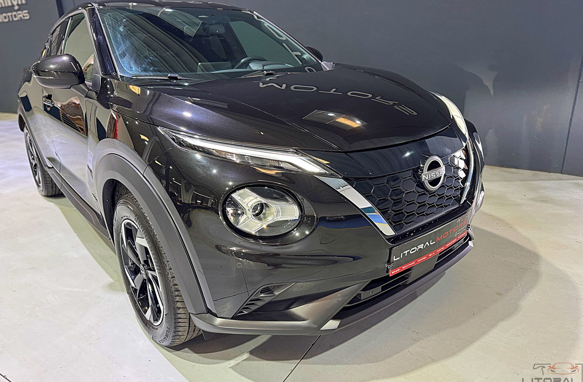 NISSAN Juke 1.6 Hybrid N-Design Black