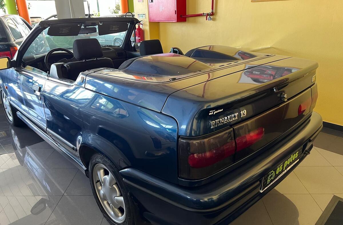 RENAULT R19 Cabriolet 1.8 16V