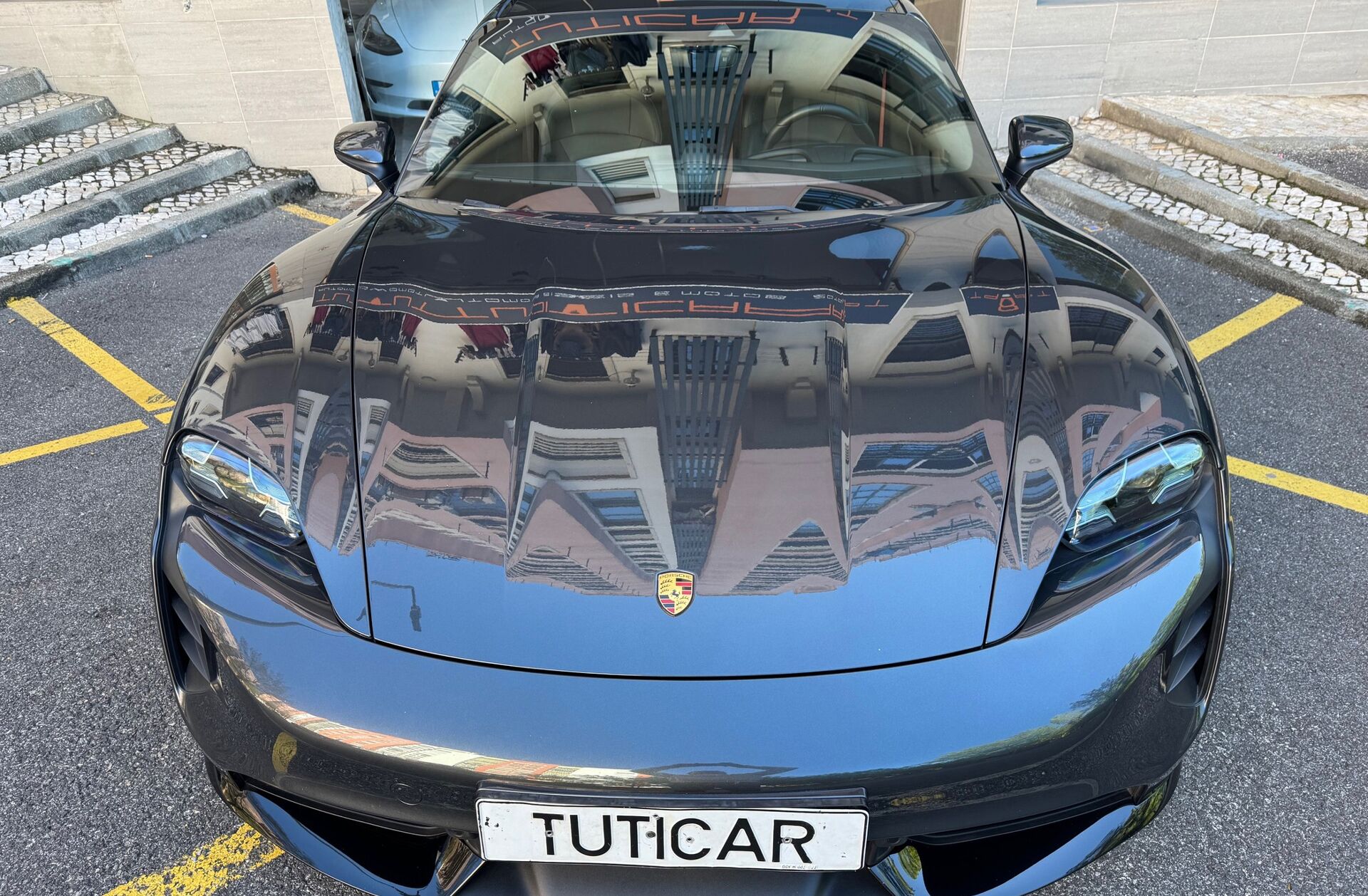 PORSCHE Taycan Turbo