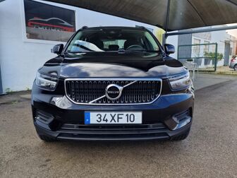 VOLVO XC40 1.5 T3 Momentum Tech Edition