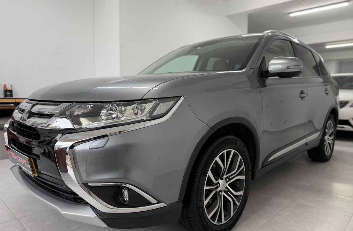 MITSUBISHI Outlander 2.2 DI-D Instyle Navi