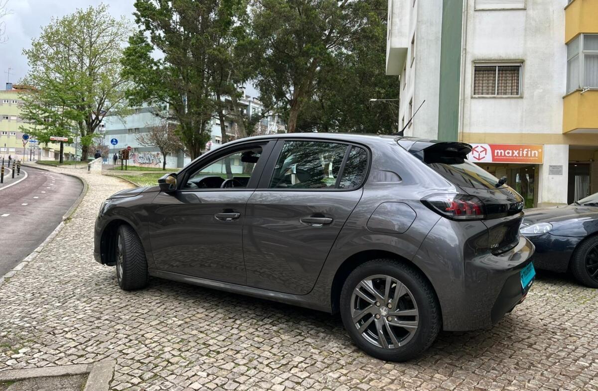 PEUGEOT 208 1.2 PureTech Active