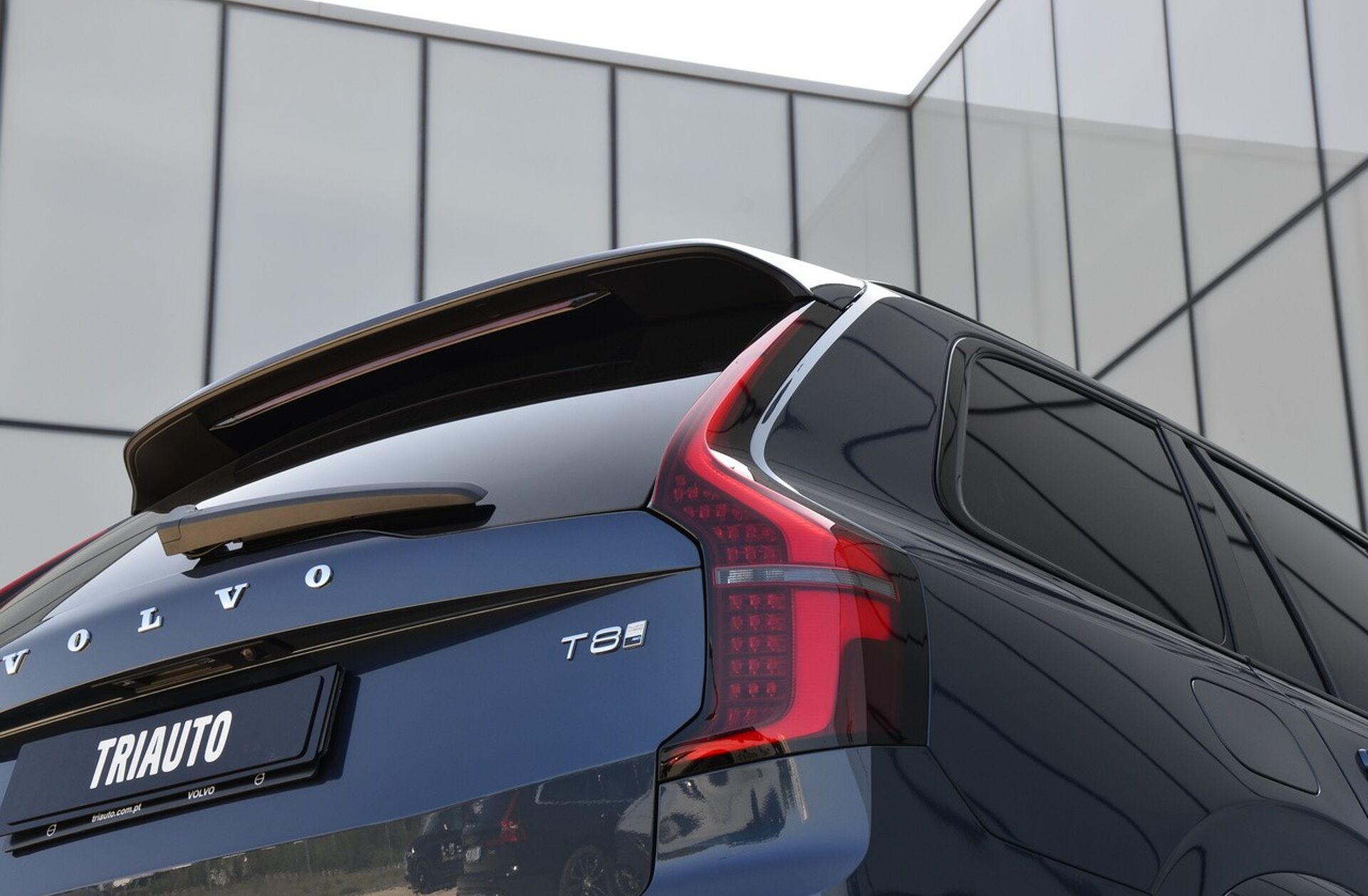 VOLVO XC90 2.0 T8 PHEV Plus Dark AWD