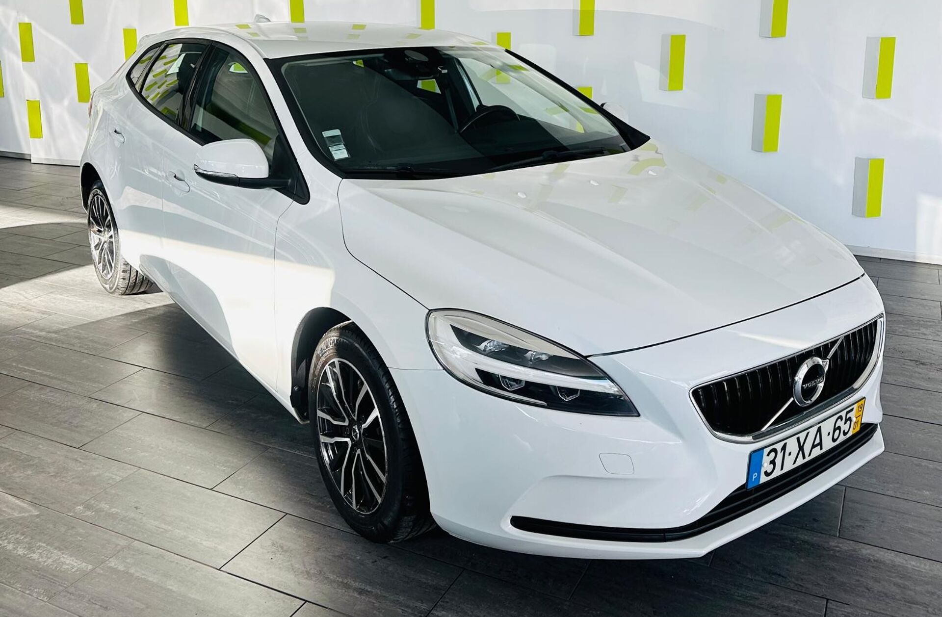 VOLVO V40 2.0 D2 Momentum