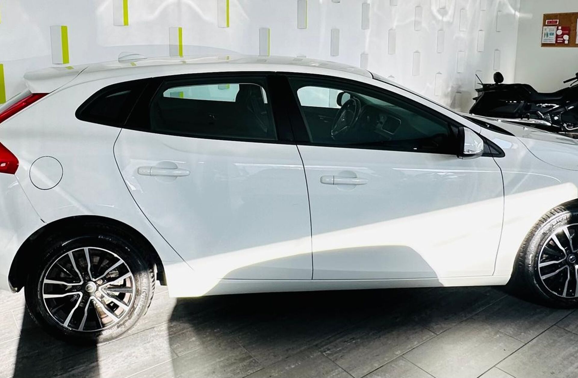 VOLVO V40 2.0 D2 Momentum