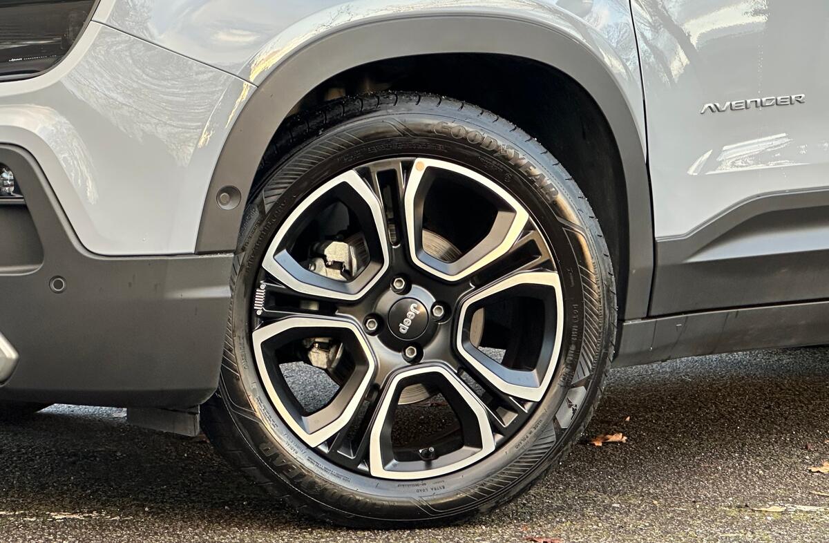 JEEP Avenger 1.2 GSE T3 Summit