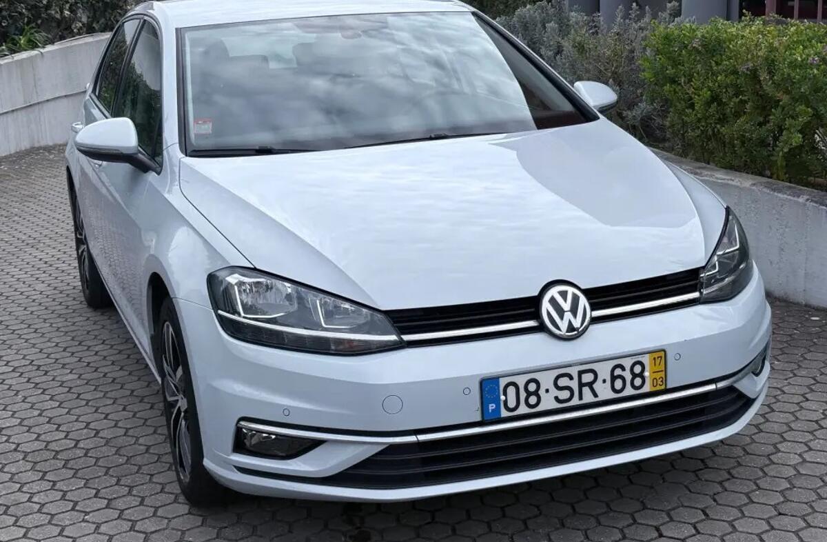 VOLKSWAGEN Golf 1.0 TSI Confortline