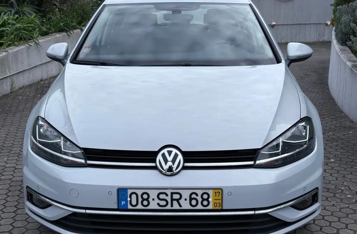 VOLKSWAGEN Golf 1.0 TSI Confortline