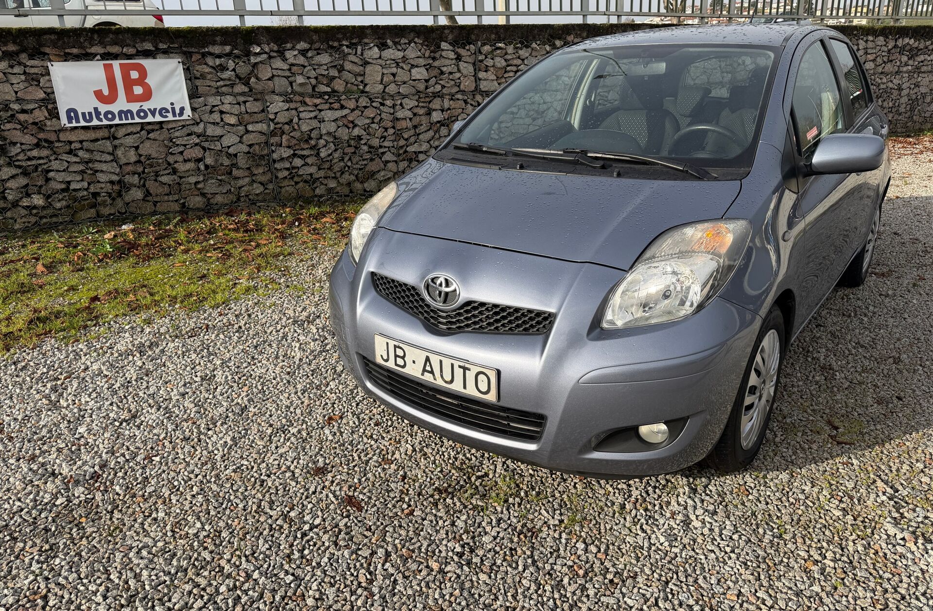 TOYOTA Yaris 1.0 VVT-i Comfort+AC