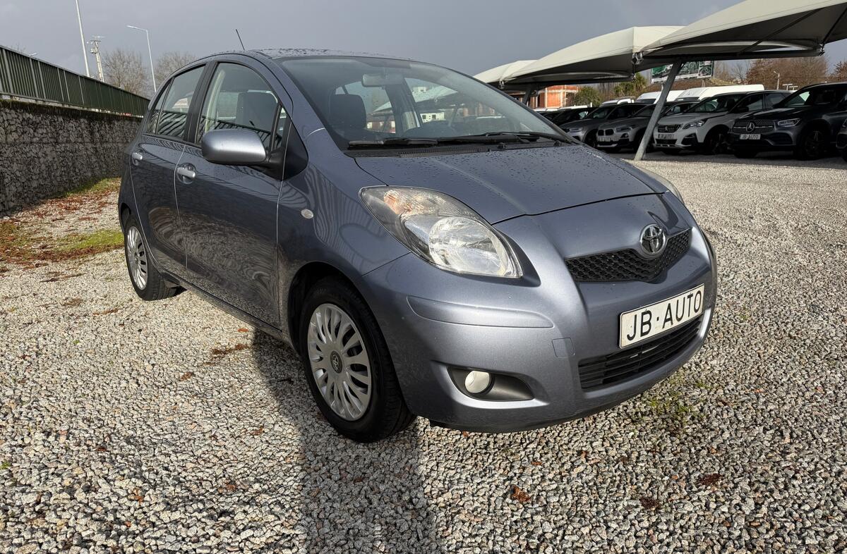 TOYOTA Yaris 1.0 VVT-i Comfort+AC
