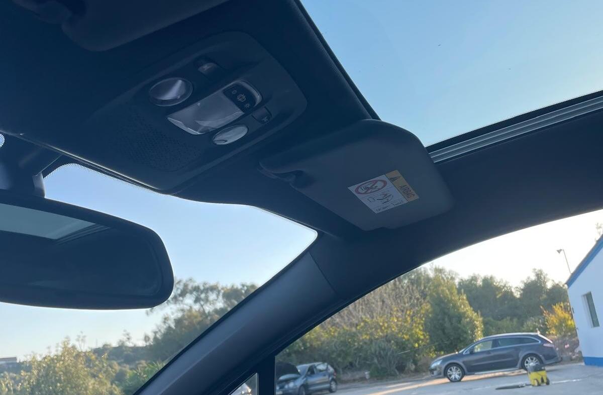 PEUGEOT 208 1.6 THP GTi