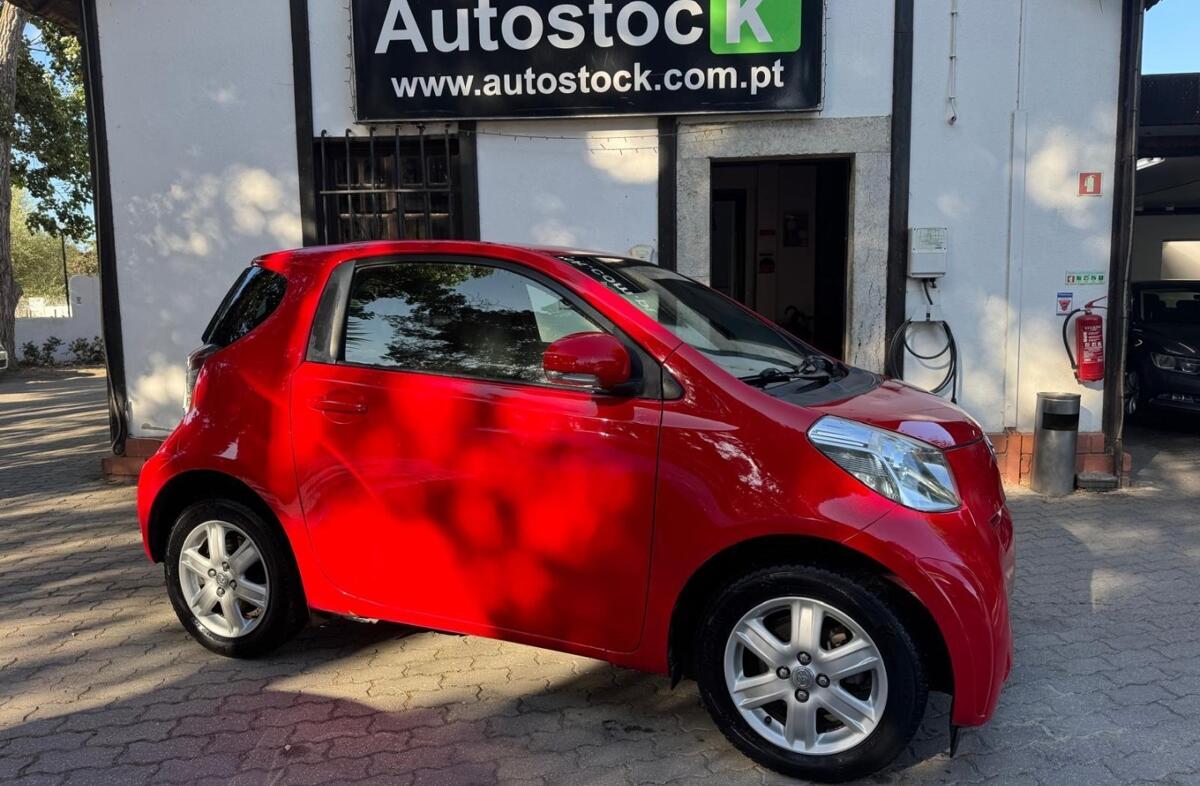 TOYOTA IQ 1.0 VVT-i