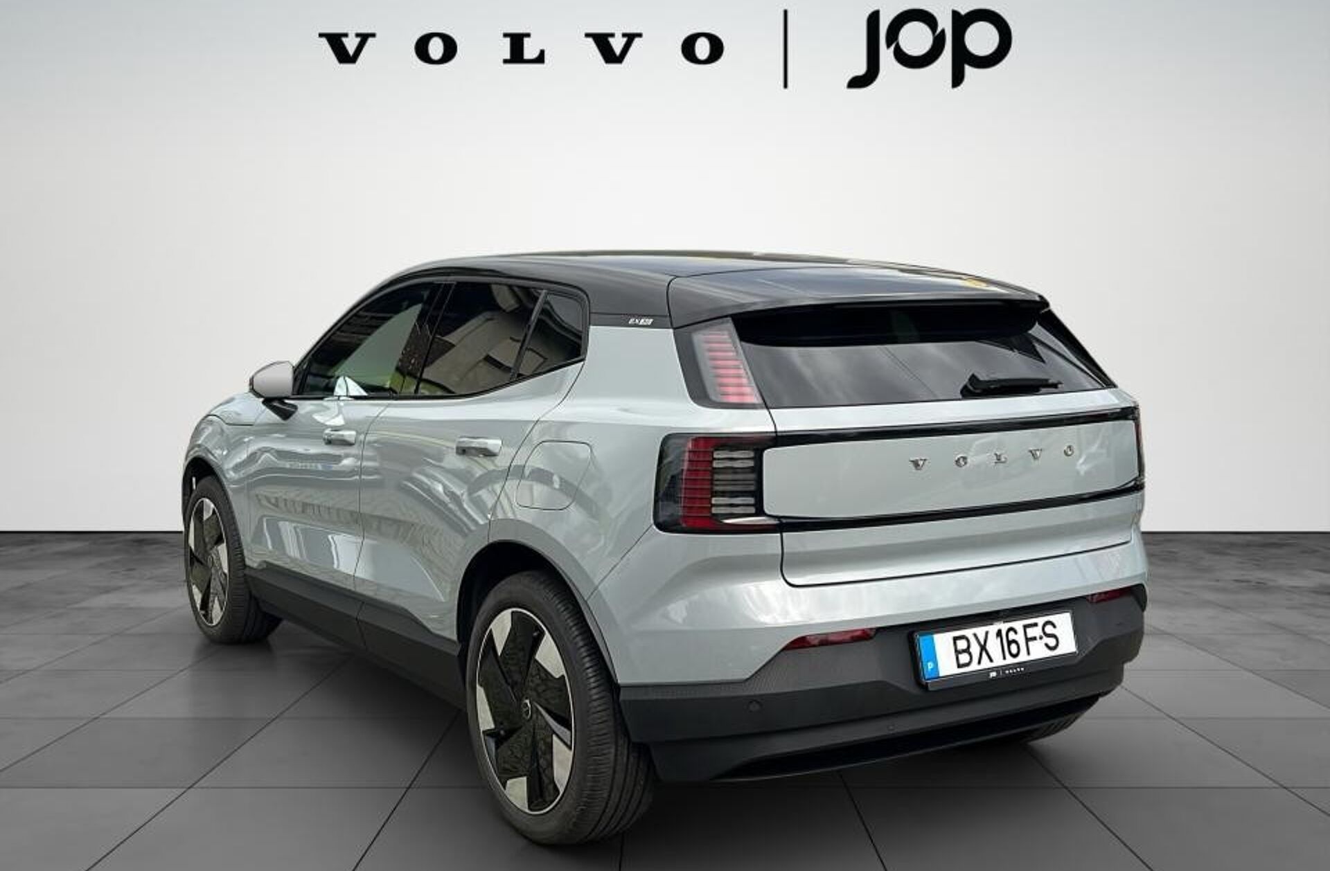 VOLVO EX30 69 kWh Single Motor Extended Range Plus