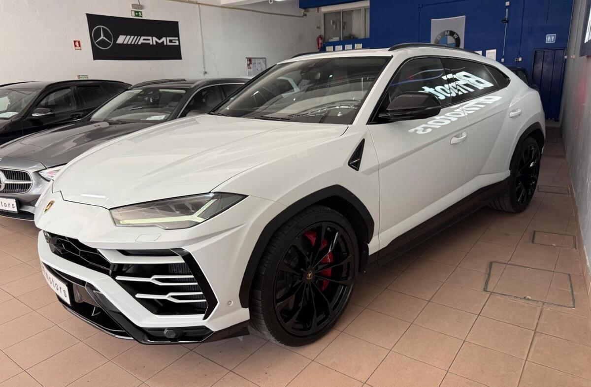 LAMBORGHINI Urus 4.0 V8