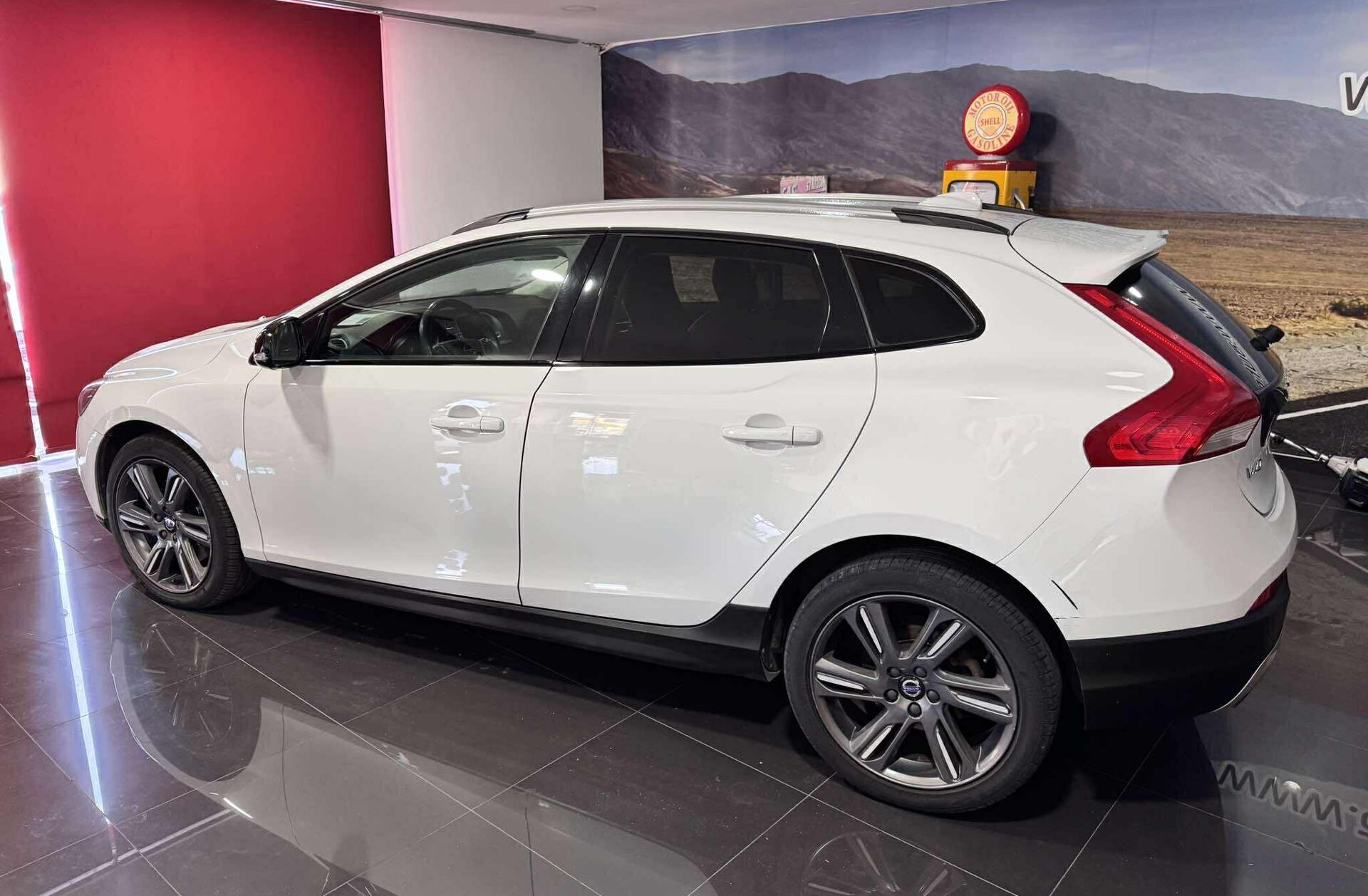 VOLVO V40 2.0 D4 Momentum