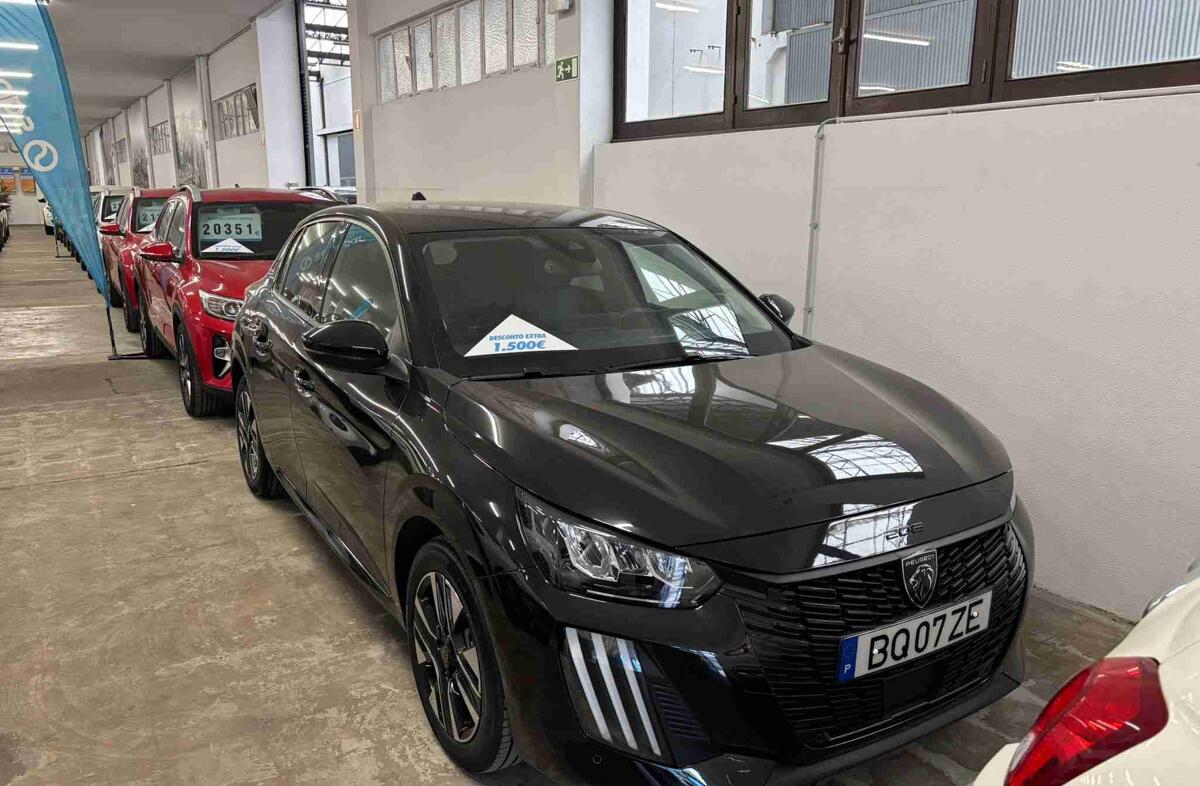 PEUGEOT 208 1.2 Hybrid Allure e-DCS6