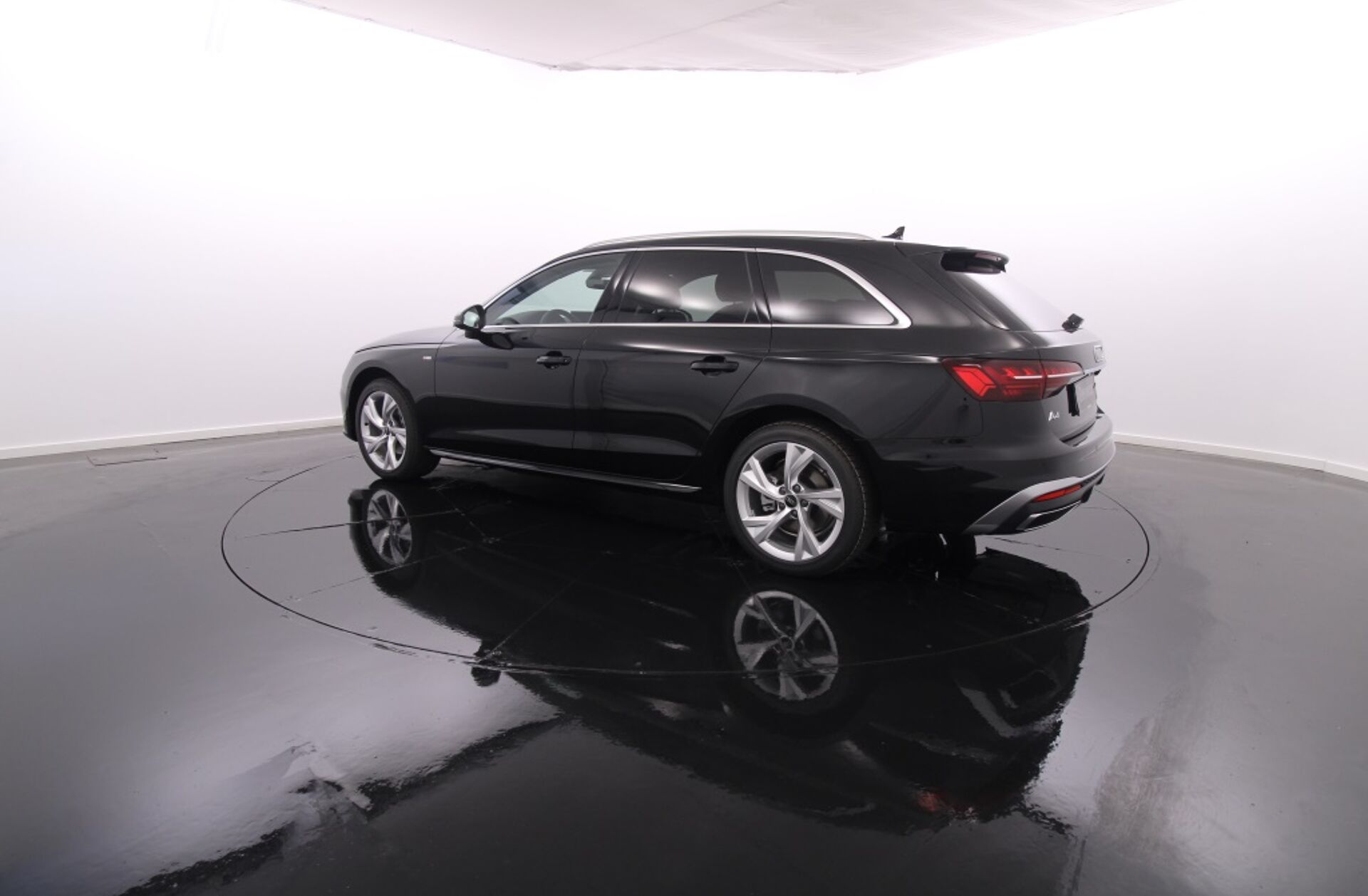 AUDI A4 35 TDI S line S tronic