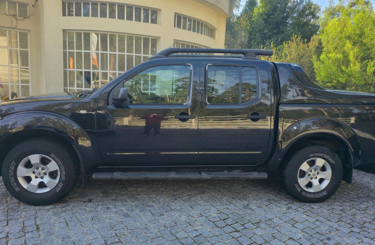 NISSAN Navara 2.5 dCi CD LE Premium