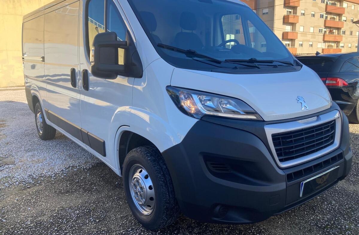PEUGEOT Boxer 2.2 BlueHDi 330 L2H1 Premium