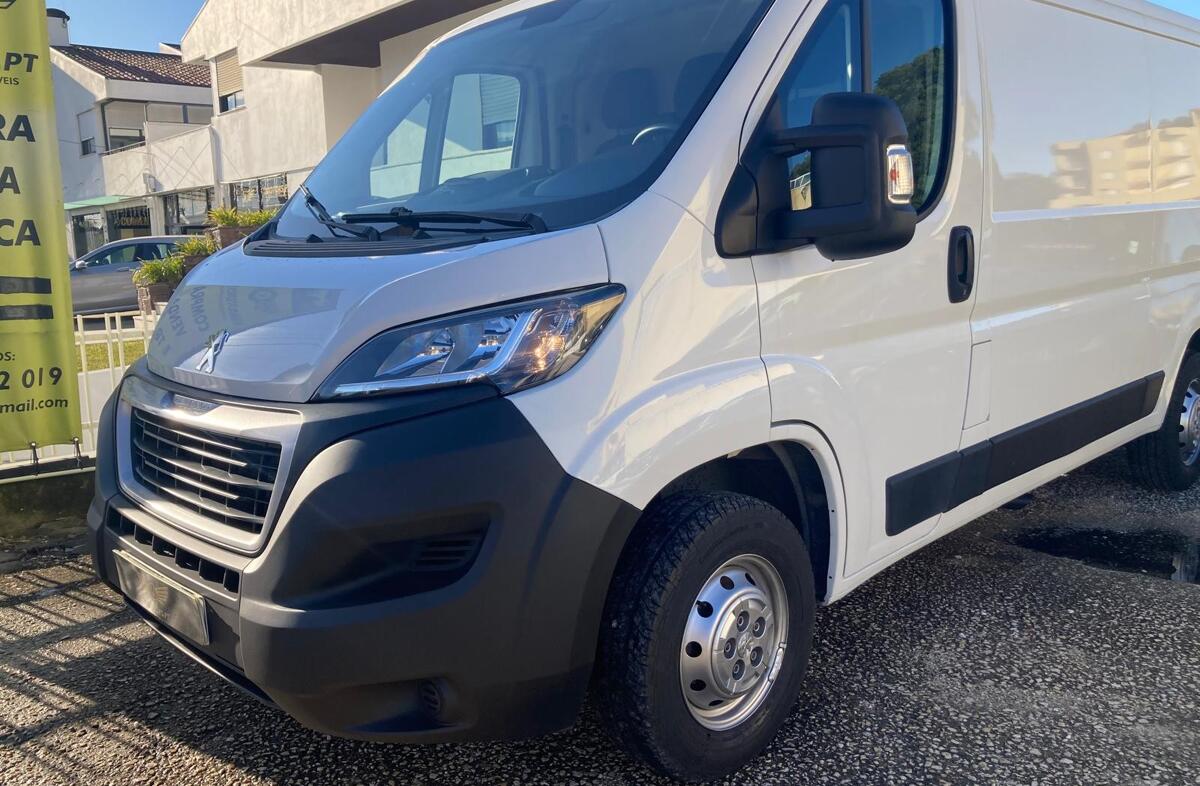 PEUGEOT Boxer 2.2 BlueHDi 330 L2H1 Premium