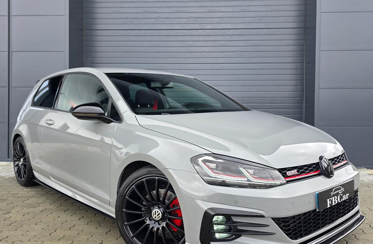 VOLKSWAGEN Golf 1.6 TDi Highline