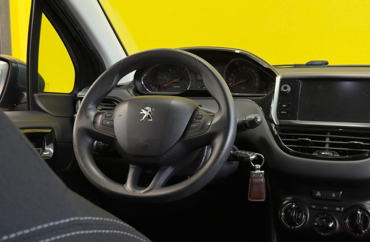 PEUGEOT 208 1.6 e-HDi Allure