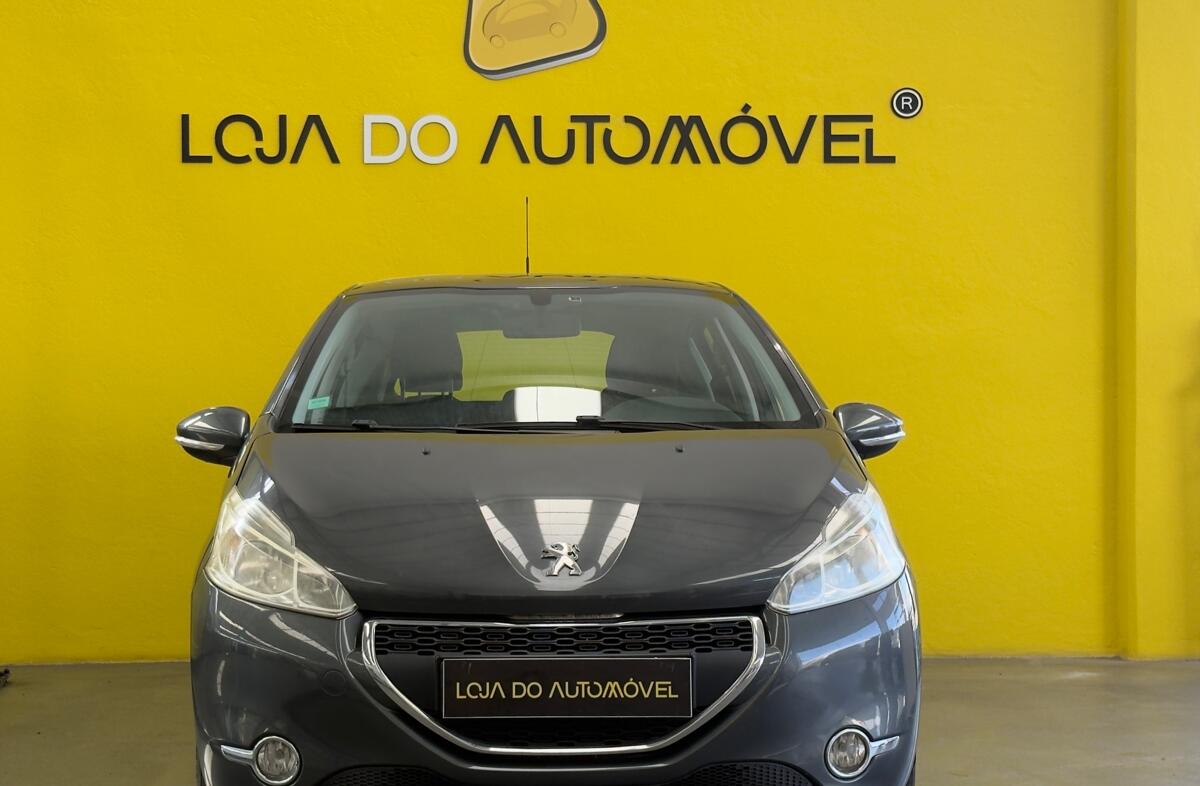 PEUGEOT 208 1.6 e-HDi Allure