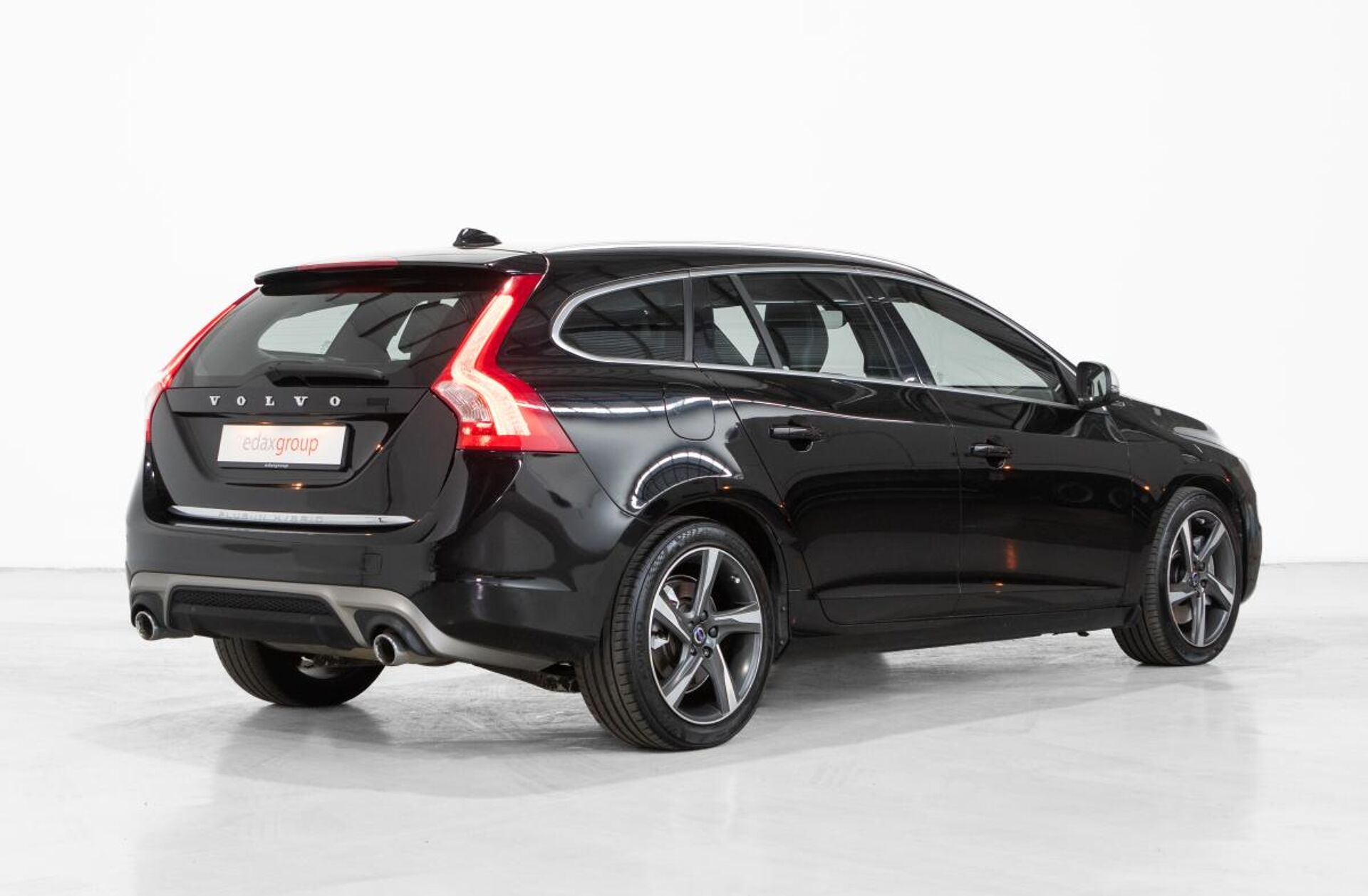 VOLVO V60 2.4 D6 Summum AWD Phev