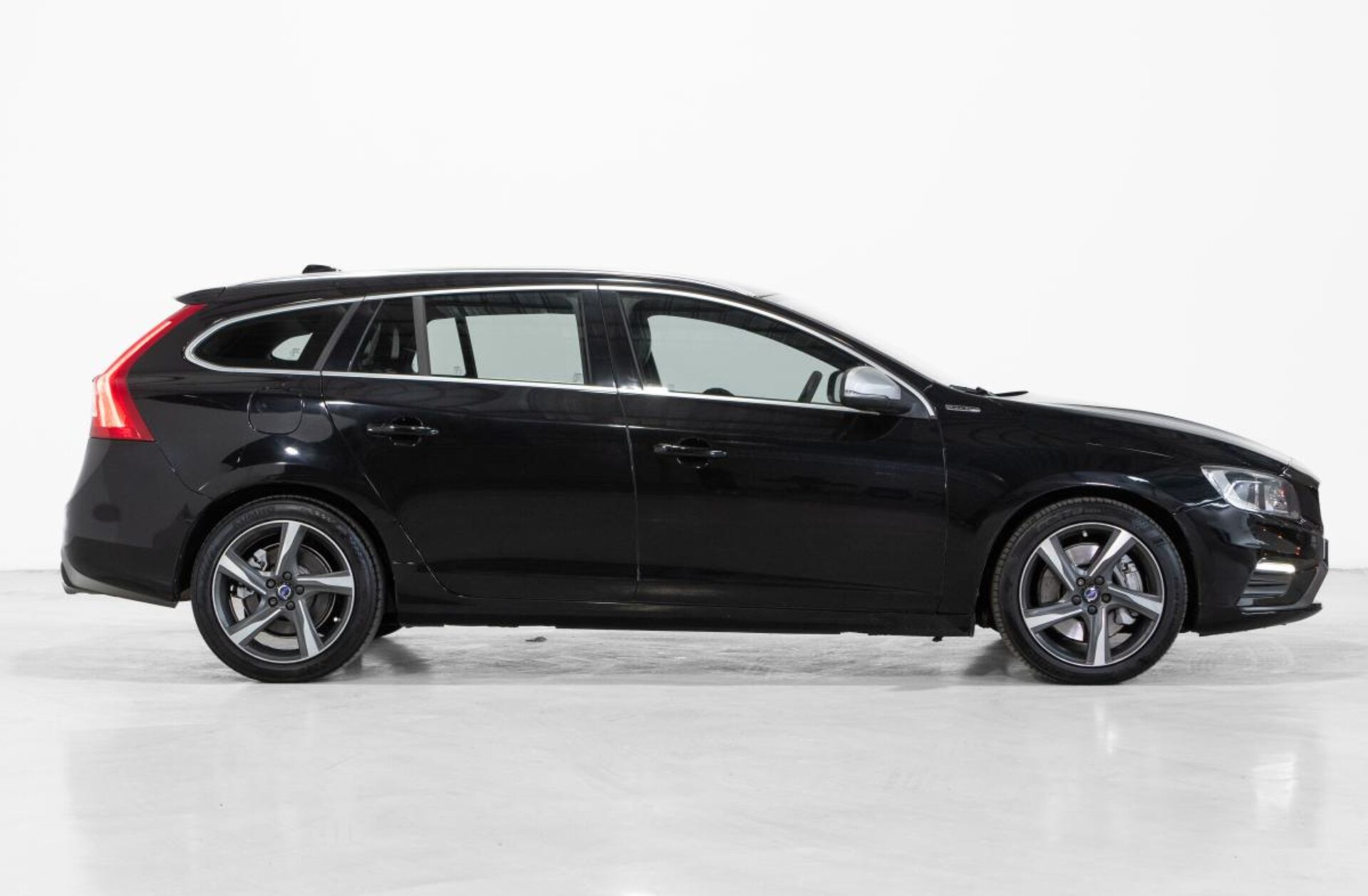 VOLVO V60 2.4 D6 Summum AWD Phev
