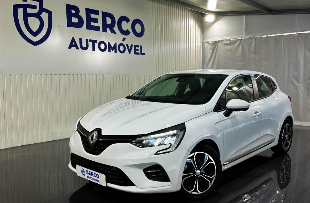 RENAULT Clio 1.6 E-Tech Intens