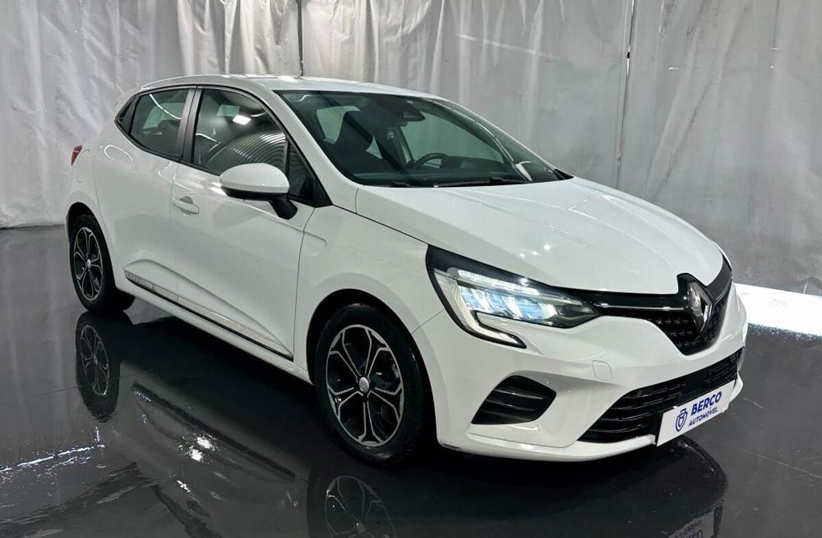 RENAULT Clio 1.6 E-Tech Intens