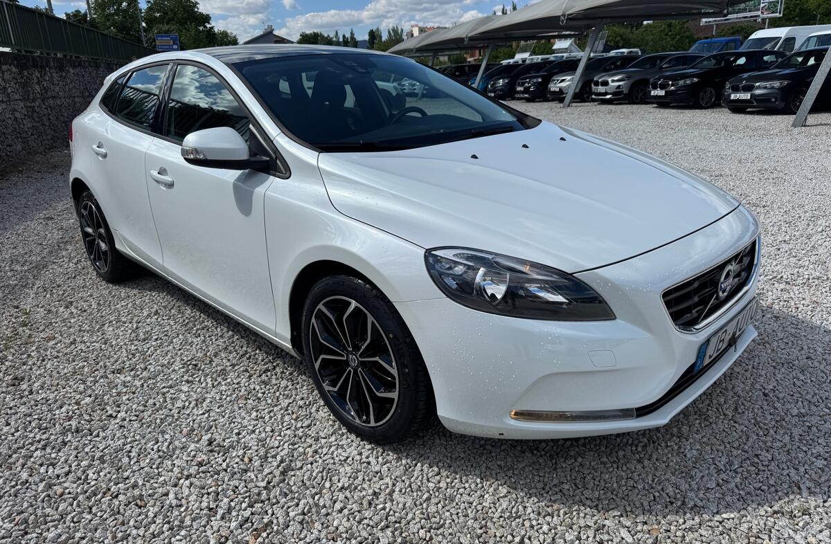 VOLVO V40 1.6 D2 Kinetic