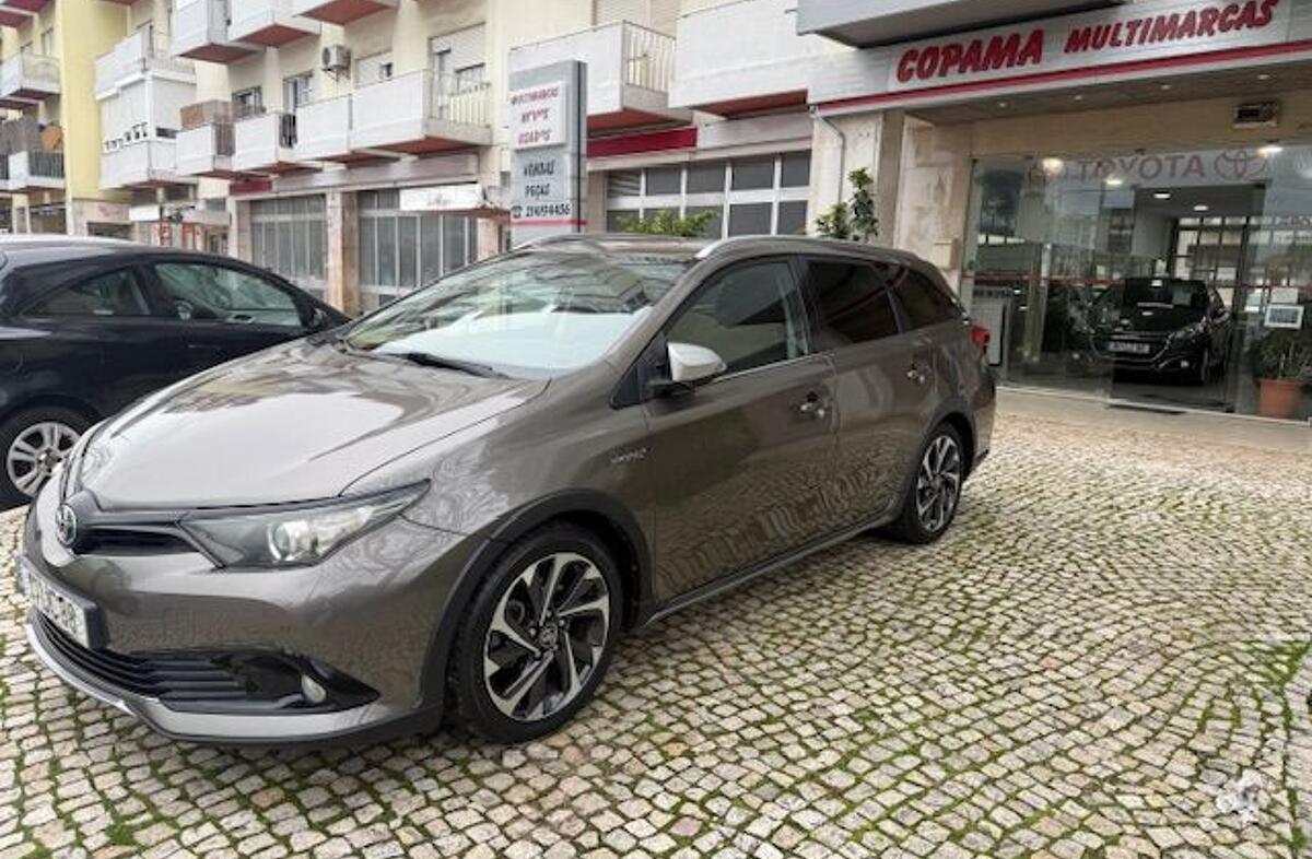 TOYOTA Auris TS 1.8 HSD Freestyle