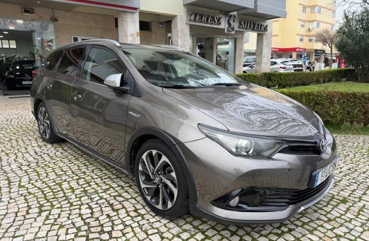 TOYOTA Auris TS 1.8 HSD Freestyle