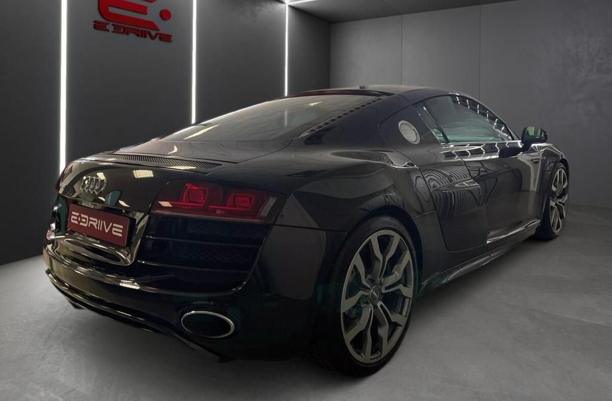 AUDI R8 5.2 FSi V10 quattro R tronic
