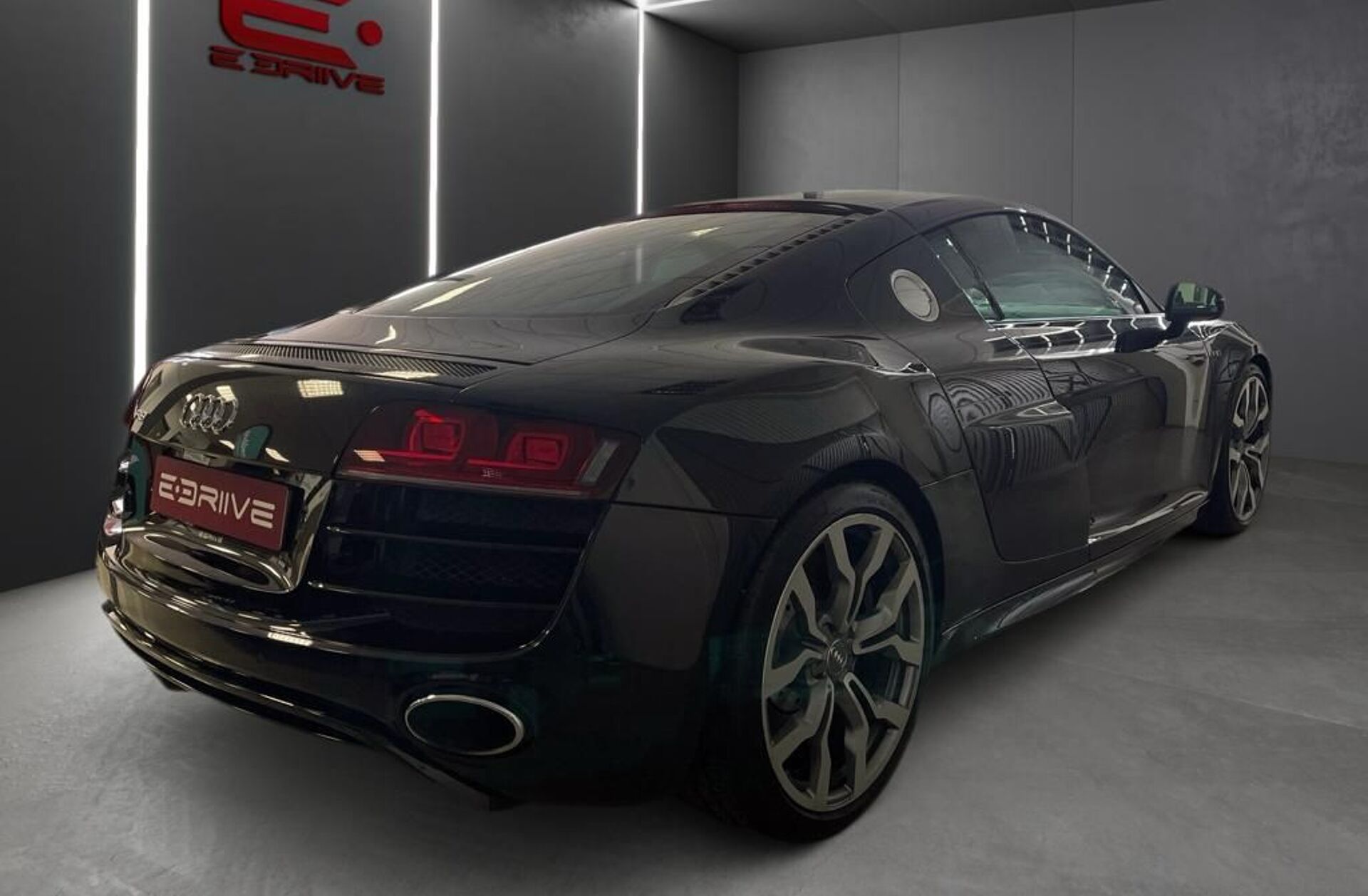 AUDI R8 5.2 FSi V10 quattro R tronic