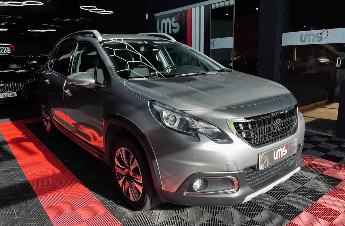 PEUGEOT 2008 1.2 PureTech Allure
