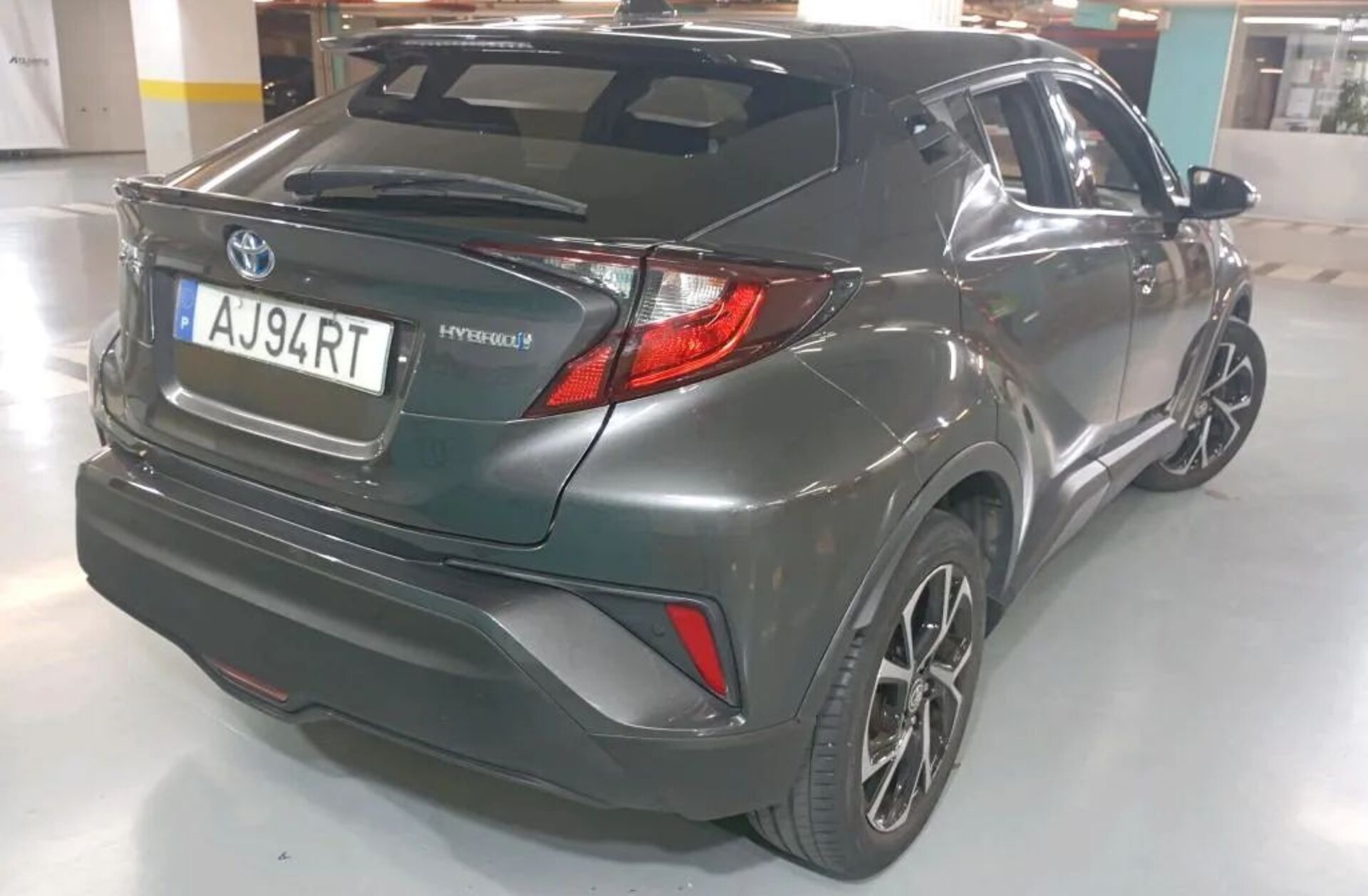 TOYOTA C-HR 1.8 Hybrid Square Collection