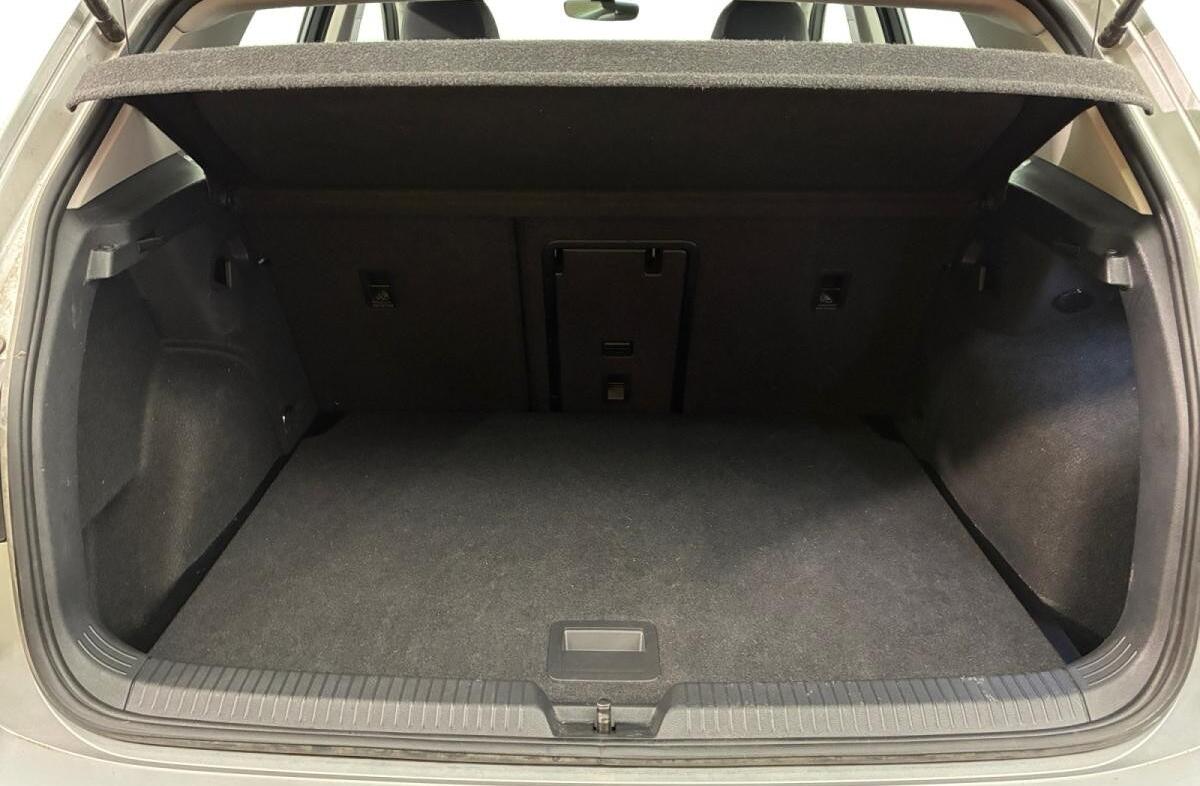 VOLKSWAGEN Golf Variant 1.5 eTSI Life DSG