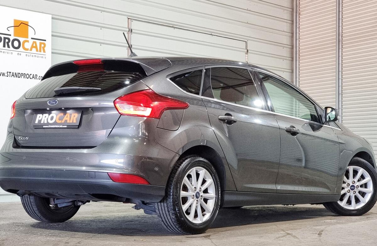 FORD Focus 1.5 TDCi EcoBlue Titanium