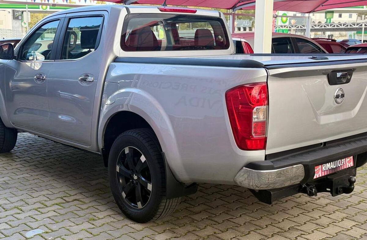 NISSAN Navara 2.3 dCi CD 4WD N-Connecta
