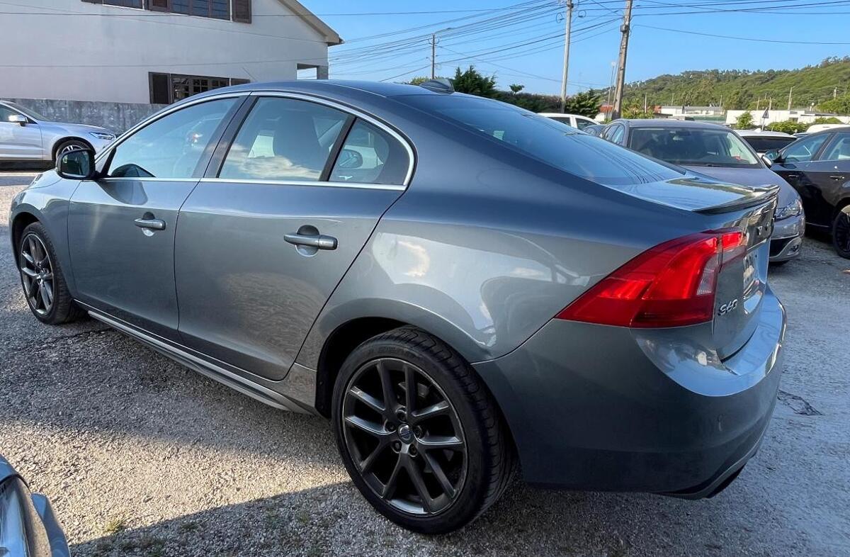 VOLVO S60 2.0 D2 Momentum